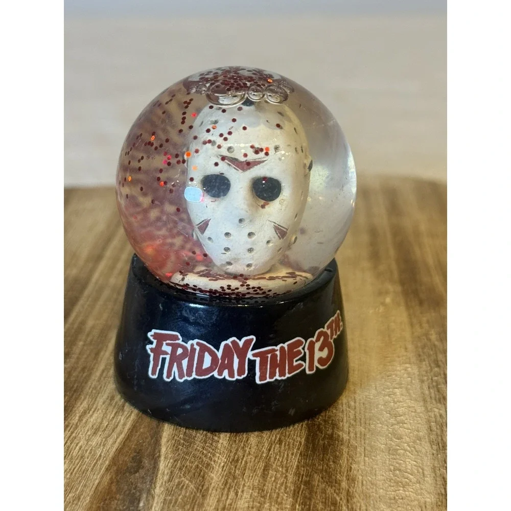 Jason Voorhees Mask Mini Snow Globe -‎ Friday the 13th